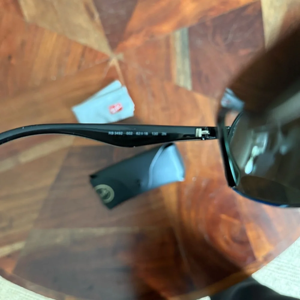 Like new Ray-Ban sunglasses :: black RB3492 - Picture 8 of 8